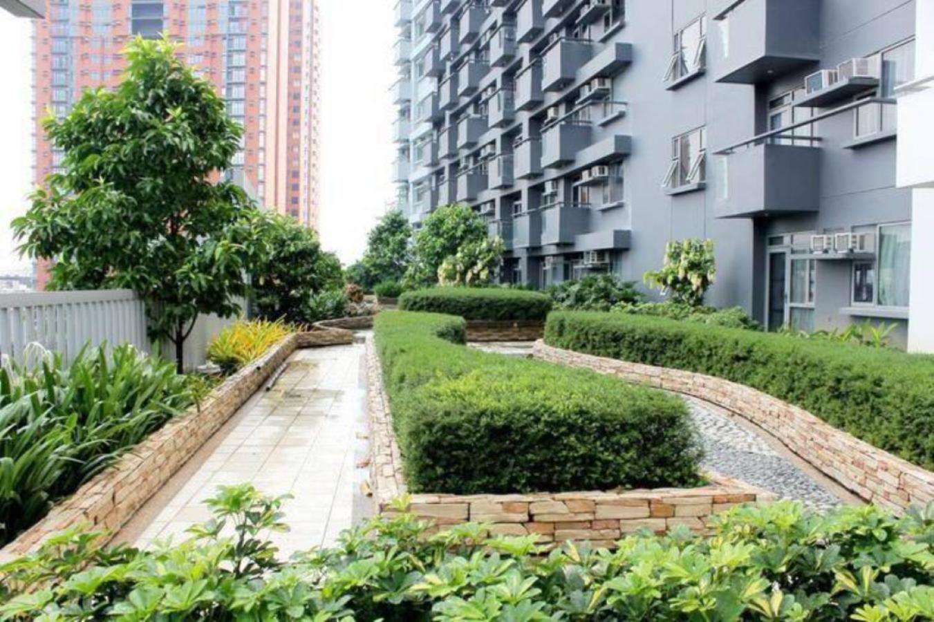 Great View With Balcony In Araneta Center Apartment Manila Exterior photo