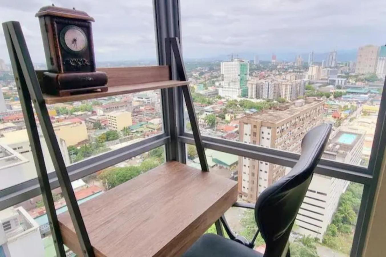 Great View With Balcony In Araneta Center Apartment Manila Exterior photo