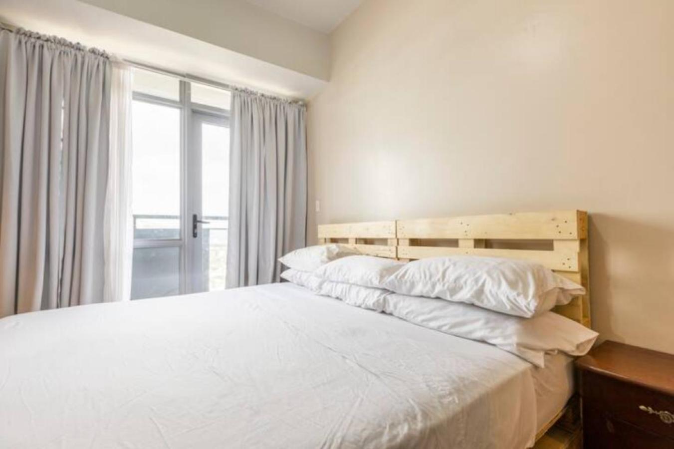 Great View With Balcony In Araneta Center Apartment Manila Exterior photo